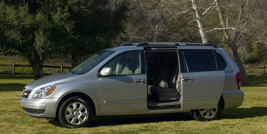  Hyundai Entourage 2006 года  (фото 43 из 46)